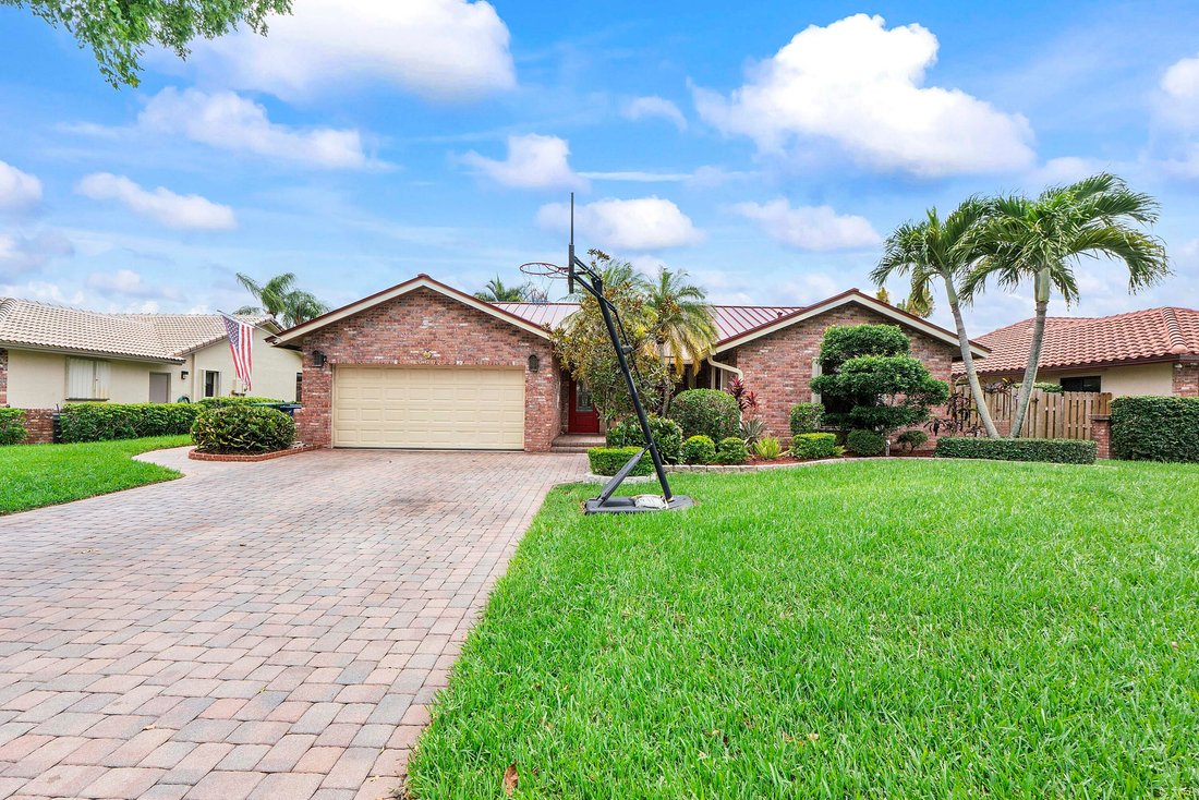 House in Coral Springs, Florida, United States 1 - 18330247