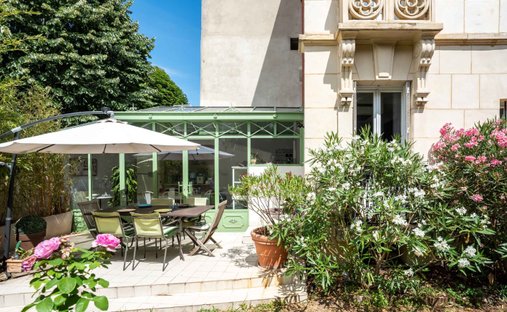 House in Souvenir Français, La Garenne-Colombes, France 1