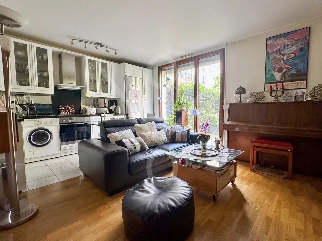 Apartment in Emeriau-Zola, Paris 15e Arrondissement, Paris 1 - 17885908