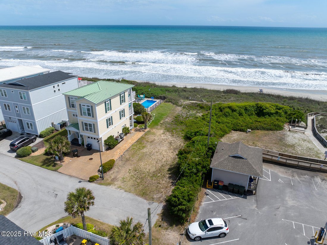 Land in Pine Knoll Shores, North Carolina, United States 1 - 18330245