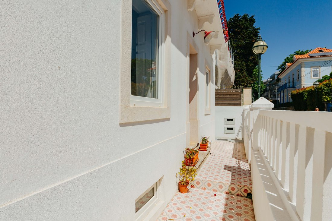 House in Parede, Lisbon, Portugal 2 - 18327050