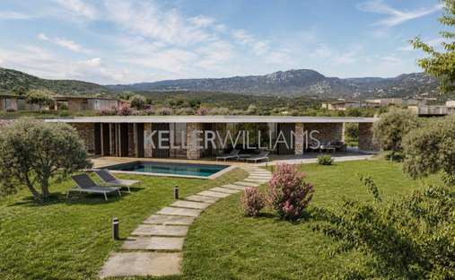 Villa in Trinita d'Agultu e Vignola, Sardinia, Italy 1