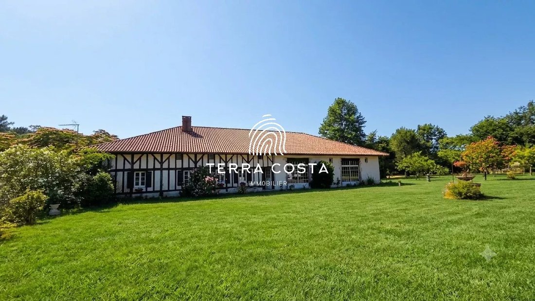 Estate in Tosse, Nouvelle-Aquitaine, France 1 - 18326821