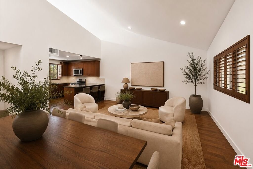 Condo in Los Angeles, California, United States 3 - 18329637