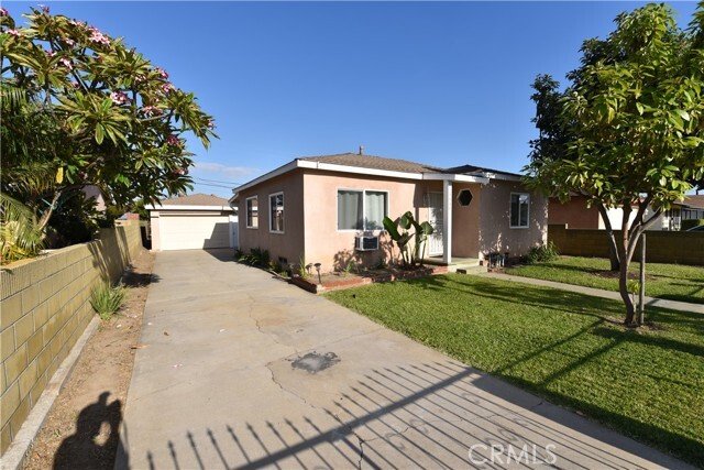 Santa Fe Springs, California, United States 4 - 18327745
