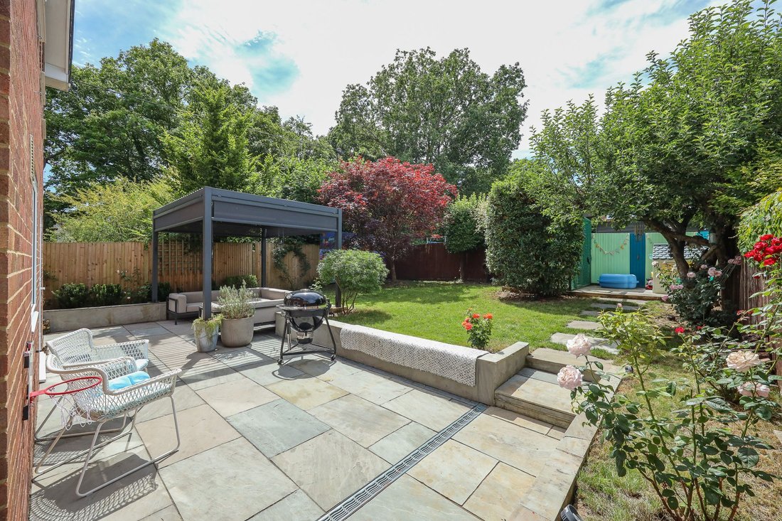 House in Burgess Hill, England 2 - 18328001
