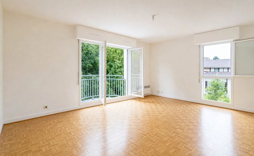 Apartment in La Garenne-Colombes, Ile-de-France, France 1