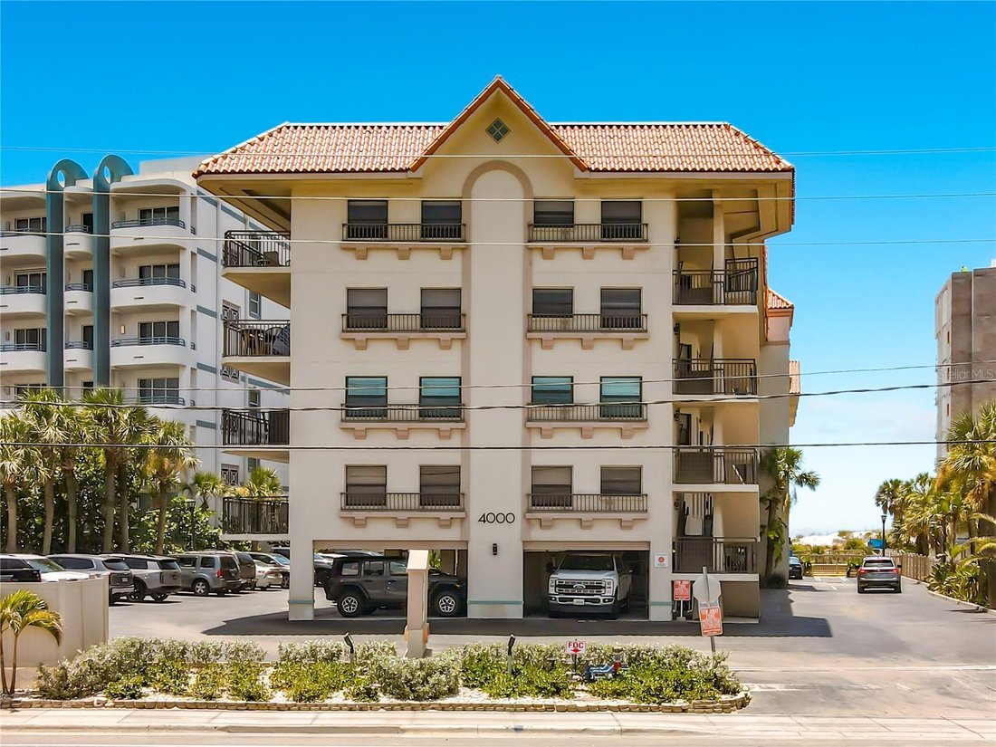 Condo in St. Pete Beach, Florida, United States 2 - 18327349