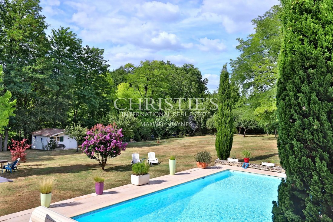 Estate in Puisseguin, Nouvelle-Aquitaine, France 3 - 17803965