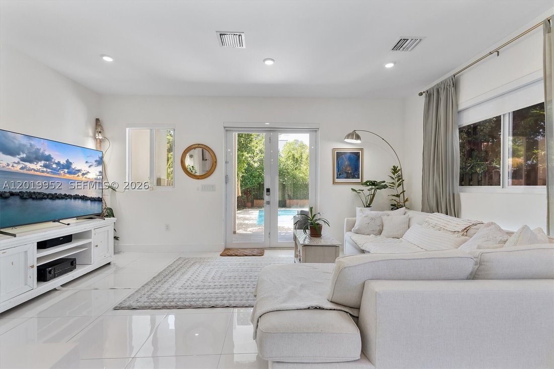 Townhouse in Miami, Florida, United States 5 - 17933136