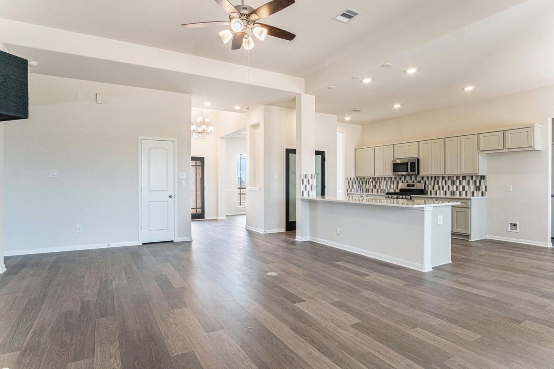 House in Conroe, Texas, United States 5 - 18327636