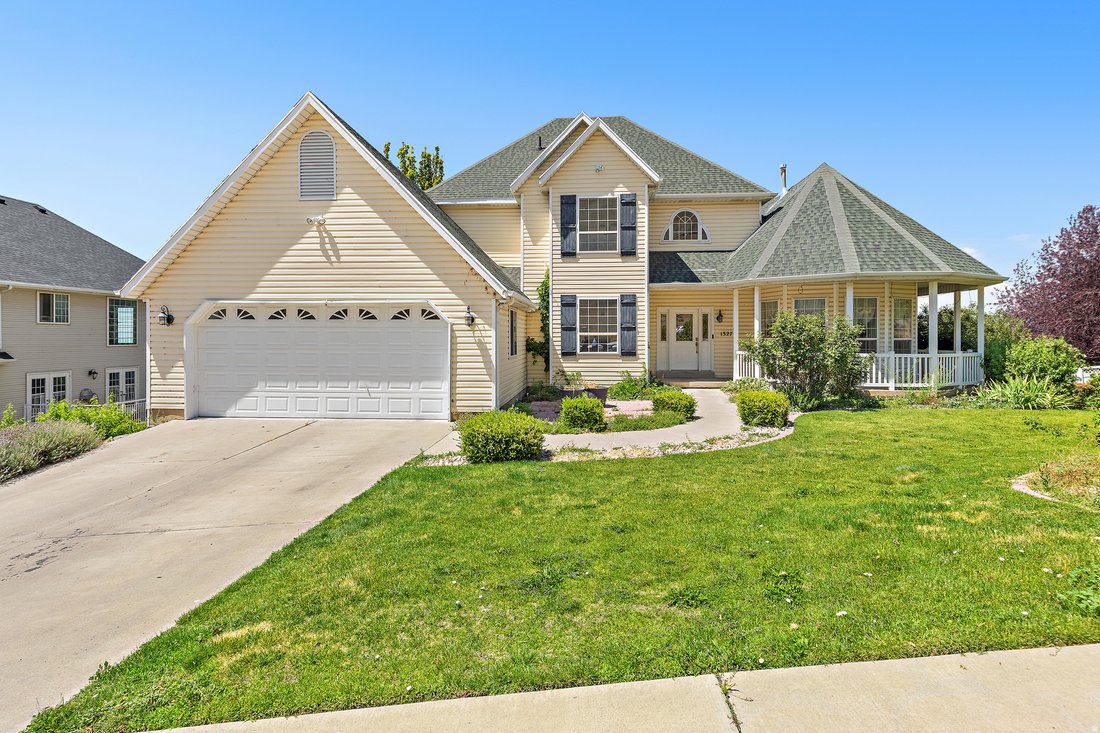Cedar Hills, Utah, United States 2 - 18328836