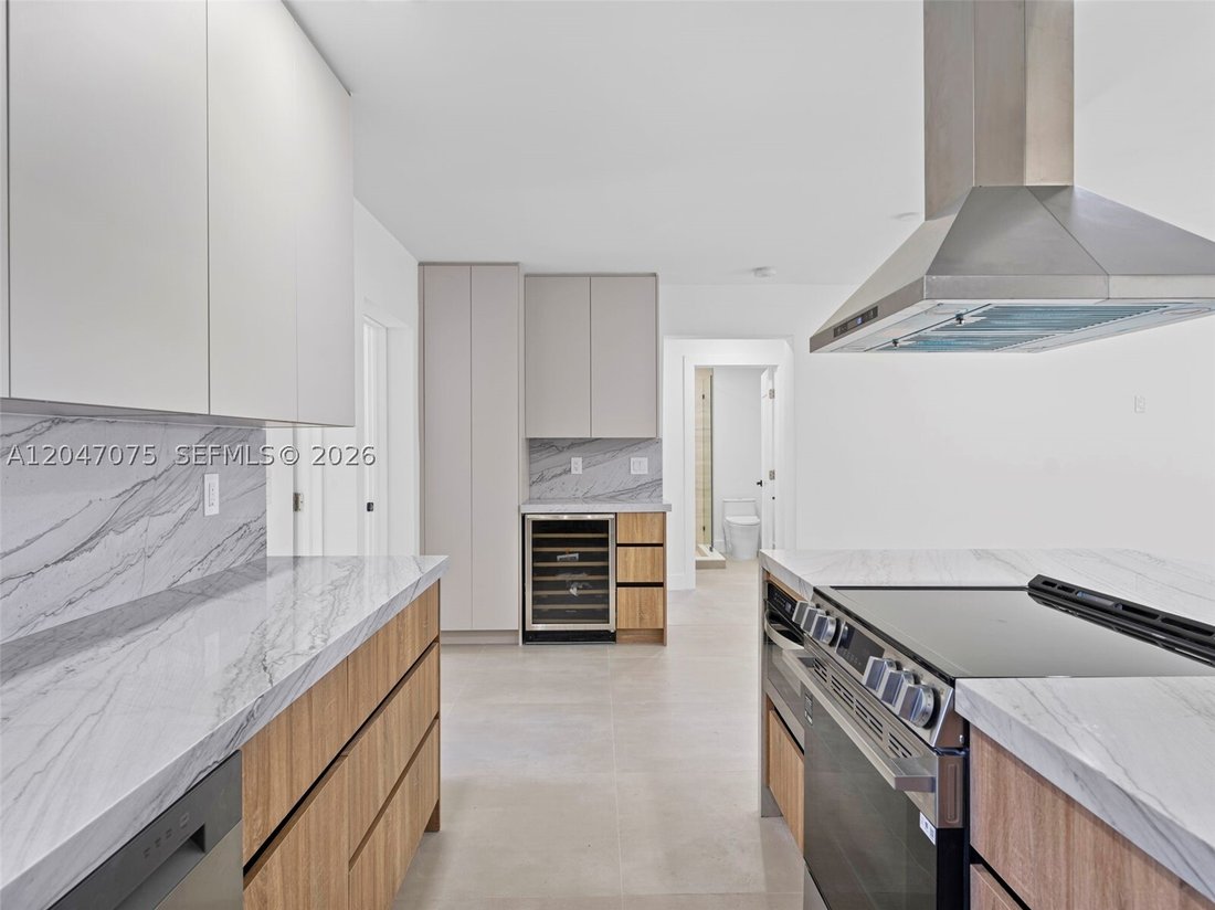 House in Miami, Florida, United States 5 - 18326948