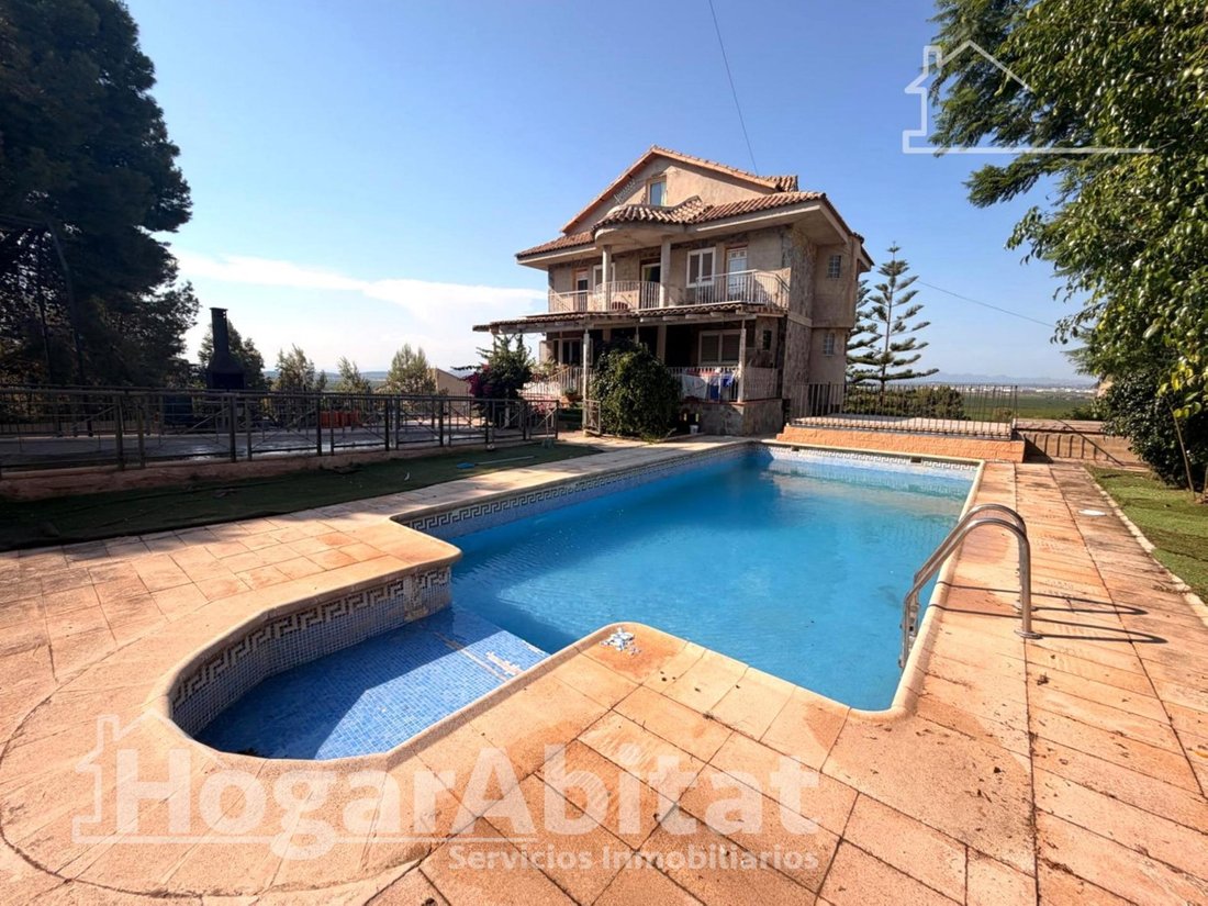 Villa in Chiva, Valencian Community, Spain 1 - 18331741