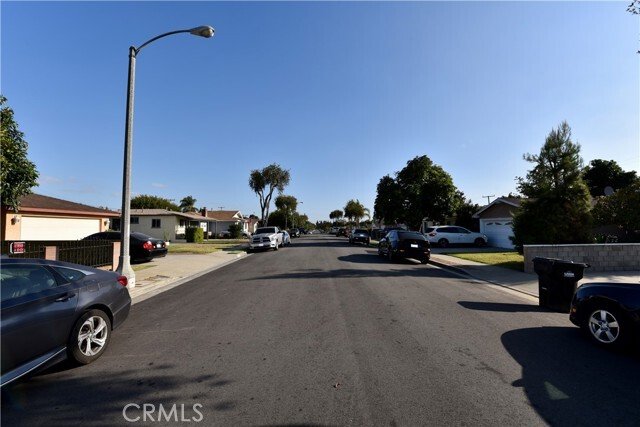 Santa Fe Springs, California, United States 5 - 18327745