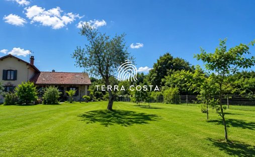 House in Est, Saint-Vincent-de-Tyrosse, France 1