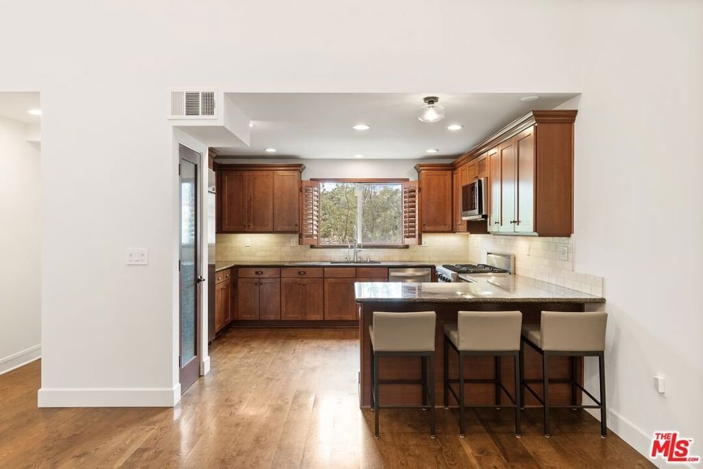 Condo in Los Angeles, California, United States 5 - 18329637
