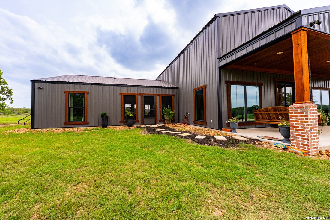 House in Kingsbury, Texas, United States 2 - 18330350