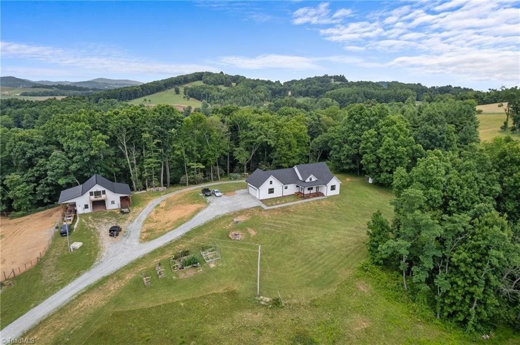 House in Sparta, North Carolina, United States 3 - 18330373