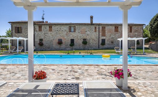 Estate in Todi, Umbria, Italy 1