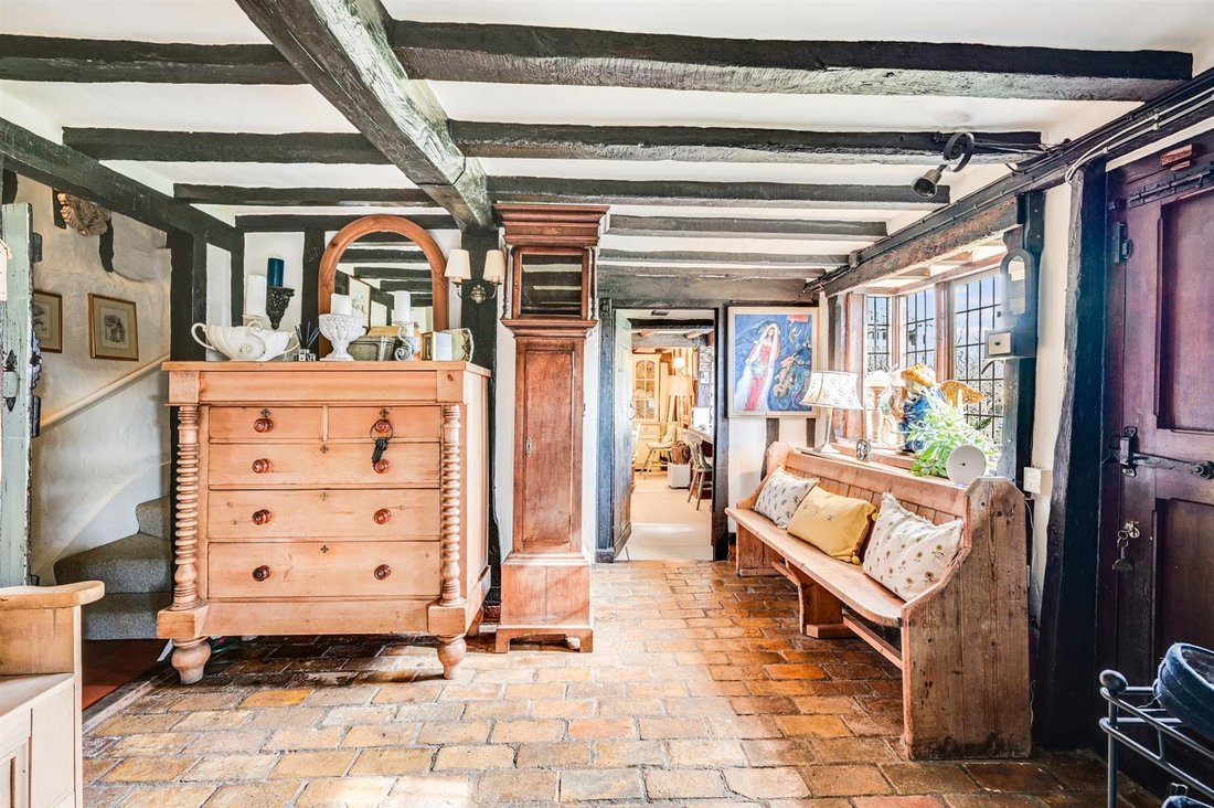 House in Cornish Hall End, England 3 - 18326869