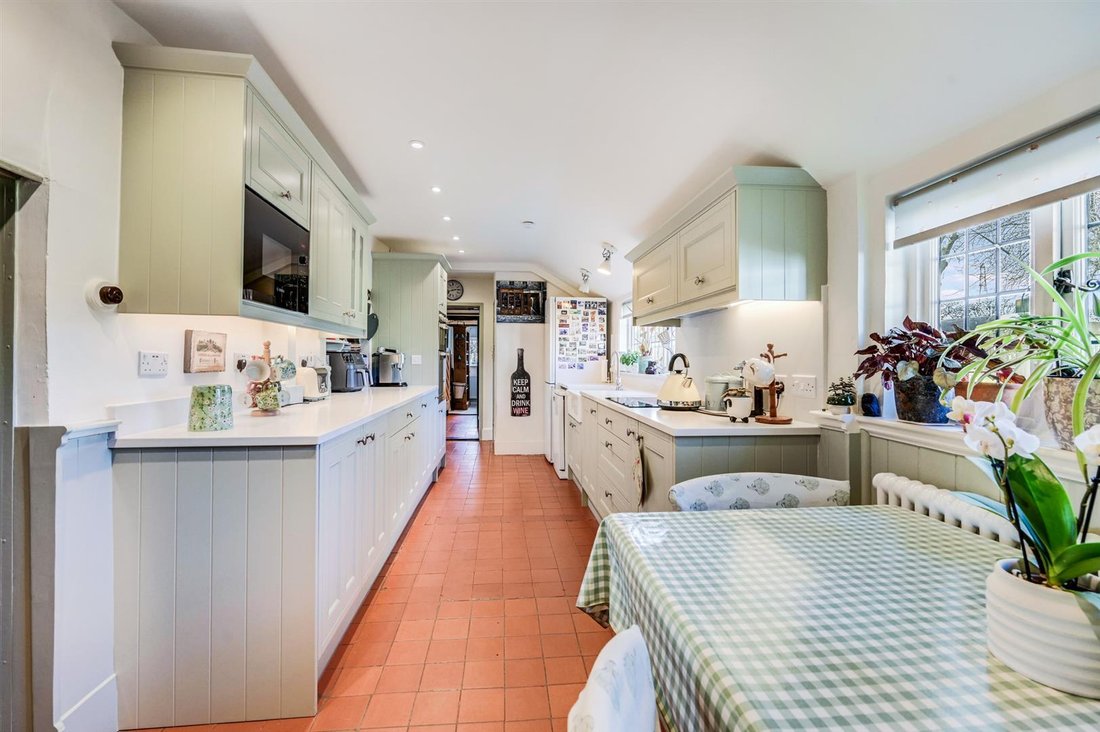 House in Cornish Hall End, England 4 - 18326869