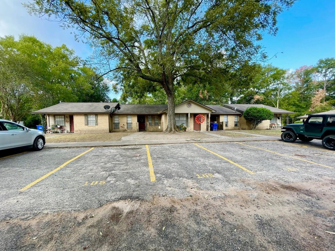Crockett, Texas, United States 1 - 18327656