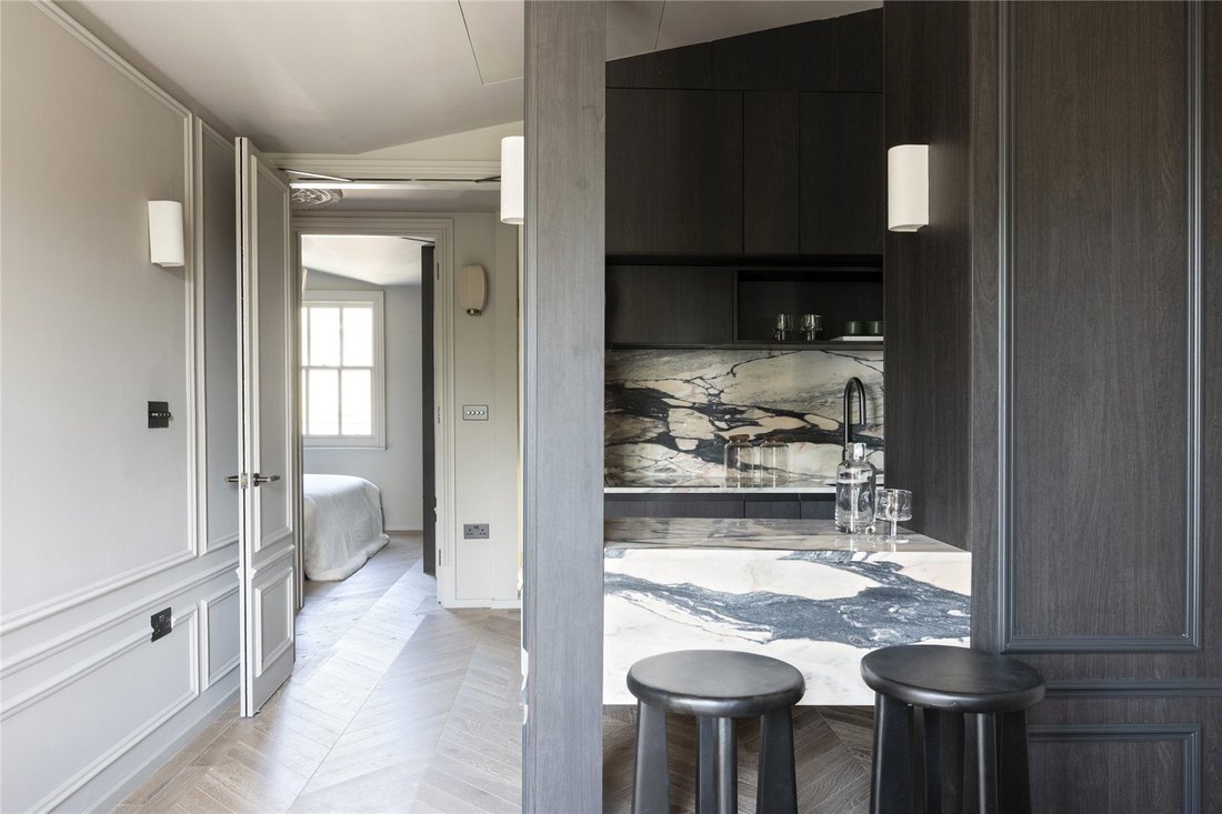 Apartment in Ladbroke Grove, Kensington And Chelsea, England 2 - 18326744