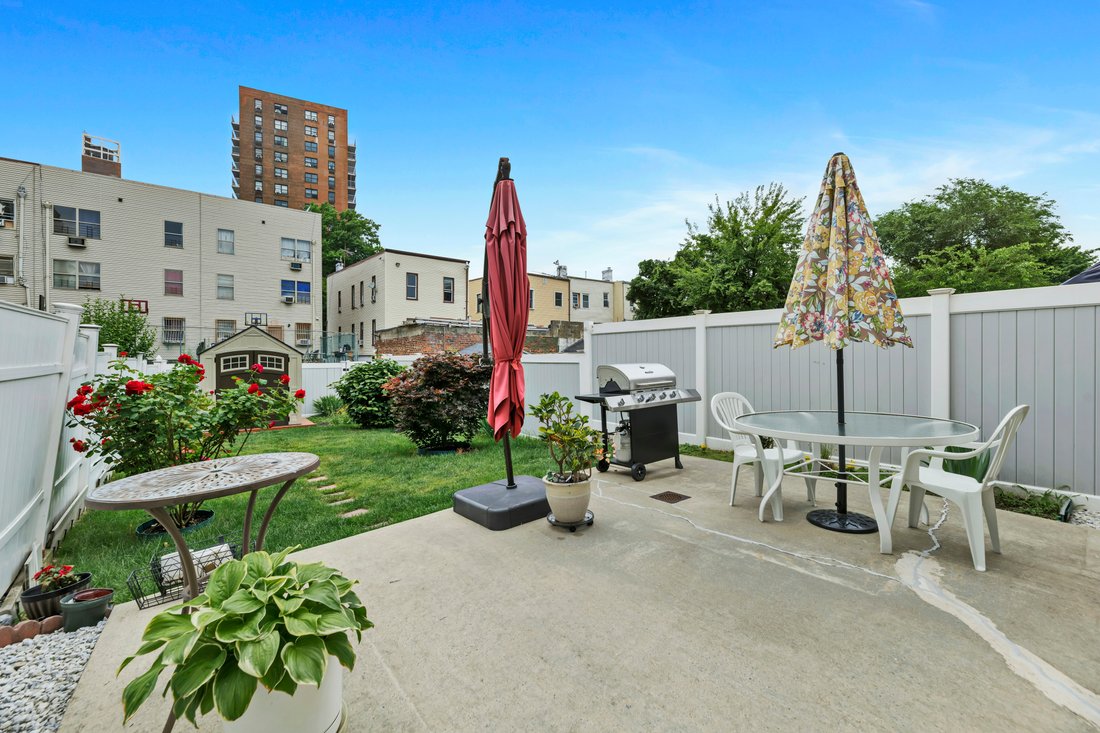House in New York, New York, United States 2 - 18321090