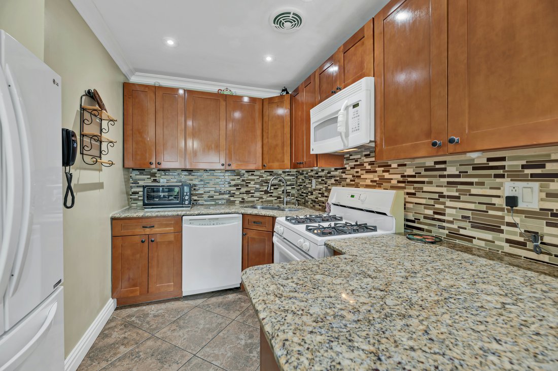 House in New York, New York, United States 5 - 18321090