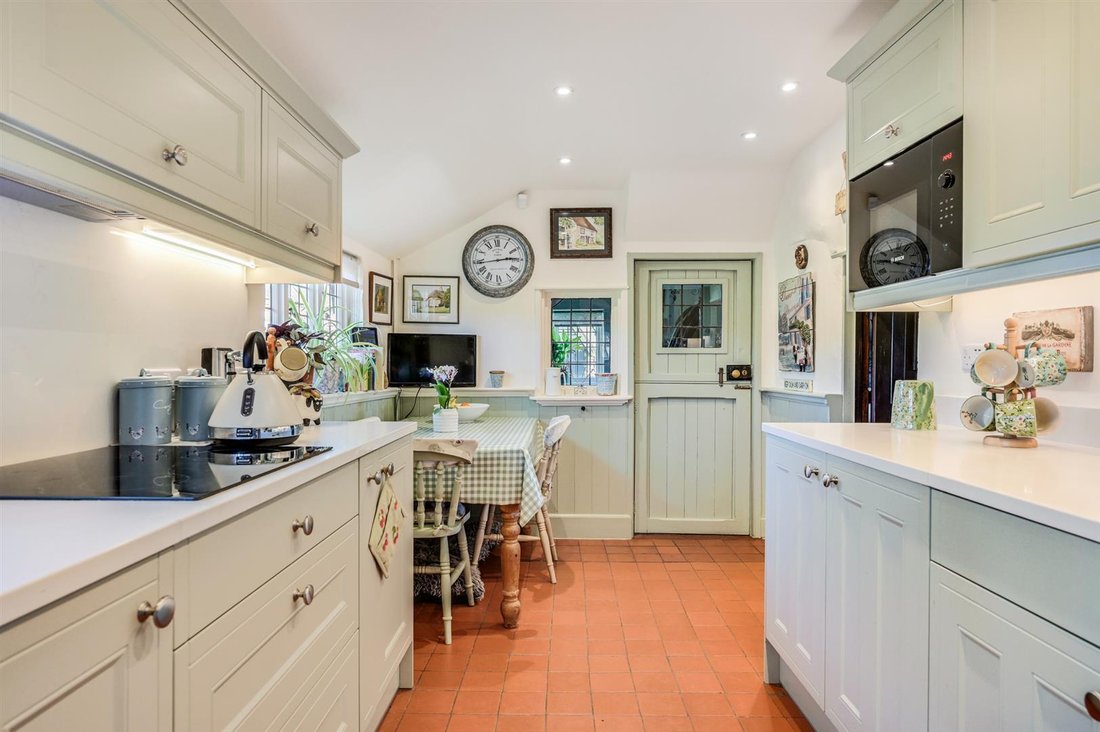 House in Cornish Hall End, England 5 - 18326869