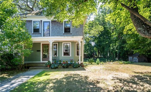 House in East Greenwich, Rhode Island, United States 1