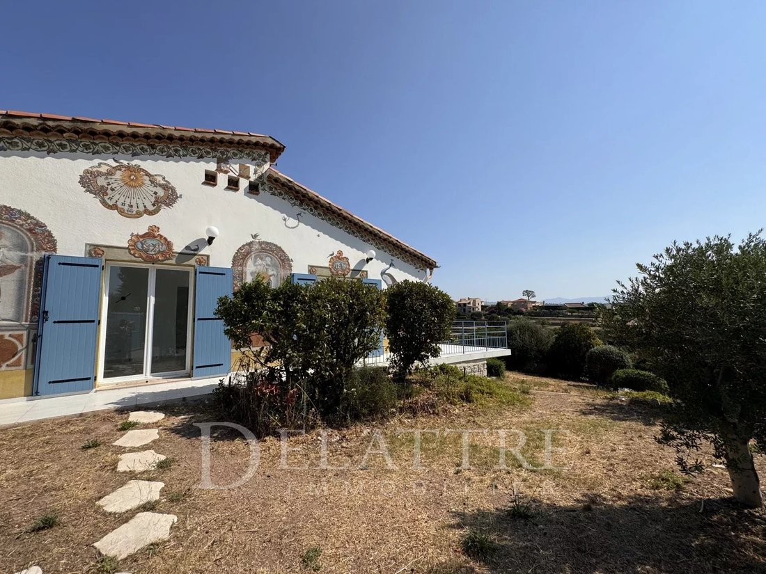 Villa in Saint-Laurent-du-Var, Provence-Alpes-Côte d'Azur, France 3 - 18328338