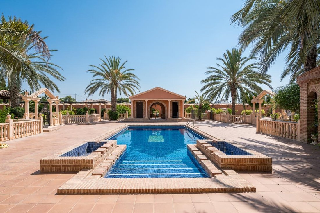 Villa in Elx / Elche, Valencian Community, Spain 4 - 18328283