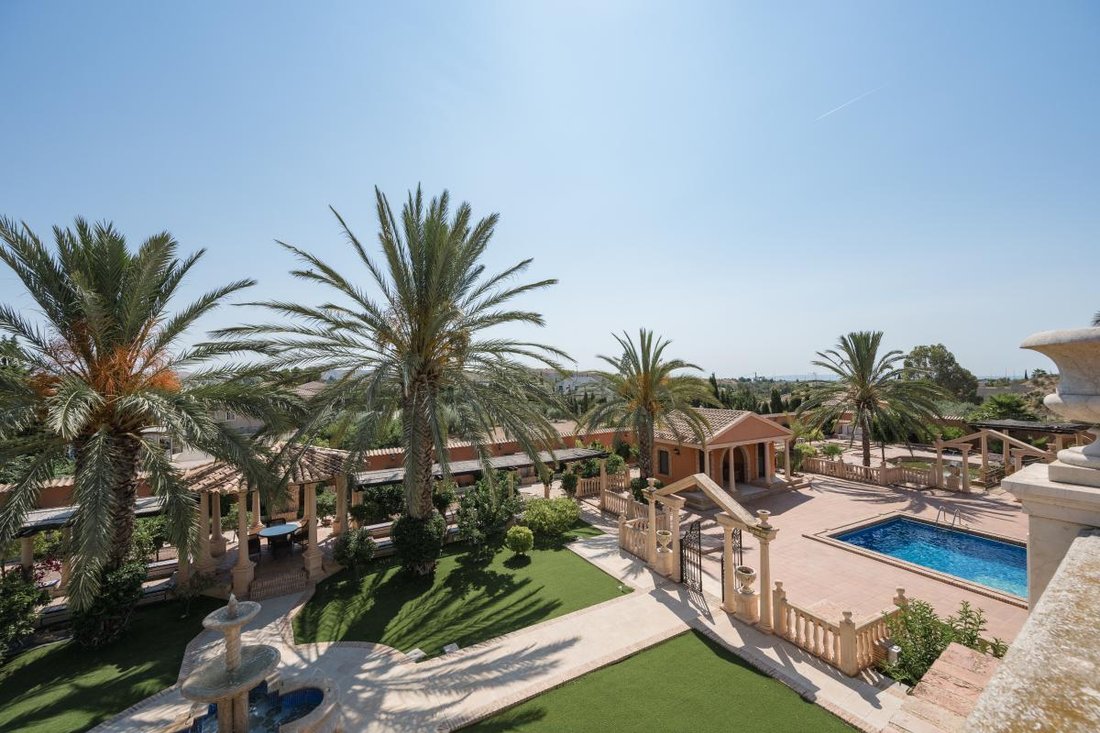 Villa in Elx / Elche, Valencian Community, Spain 5 - 18328283