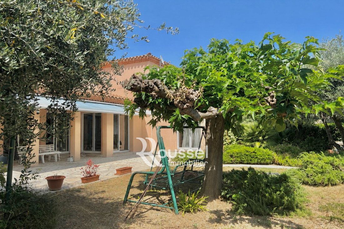 Villa in Bouzigues, Occitania, France 2 - 18328102