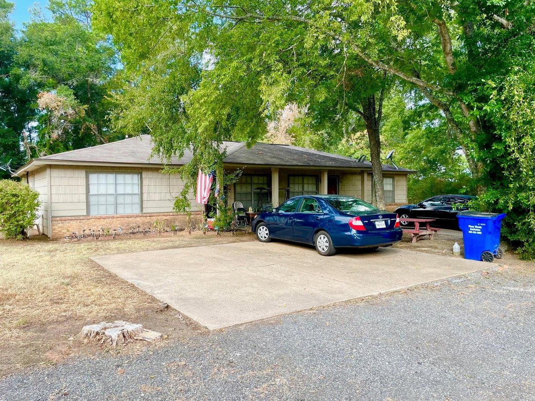 Crockett, Texas, United States 3 - 18327656