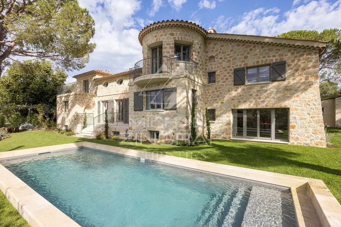 Villa in Antibes, Provence-Alpes-Côte d'Azur, France 1 - 18328369