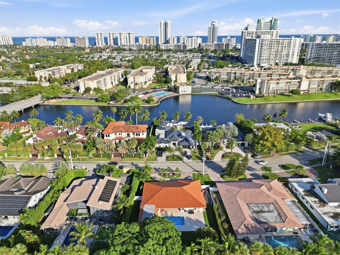 House in Hallandale Beach, Florida, United States 4 - 18326905