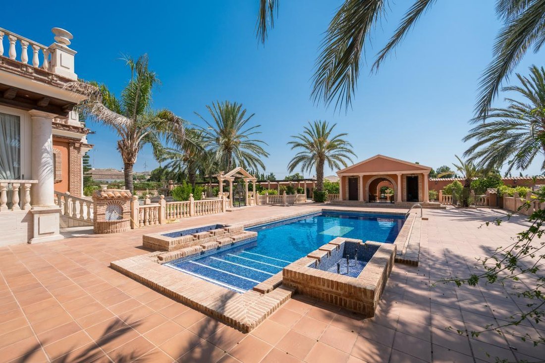 Villa in Elx / Elche, Valencian Community, Spain 3 - 18328283
