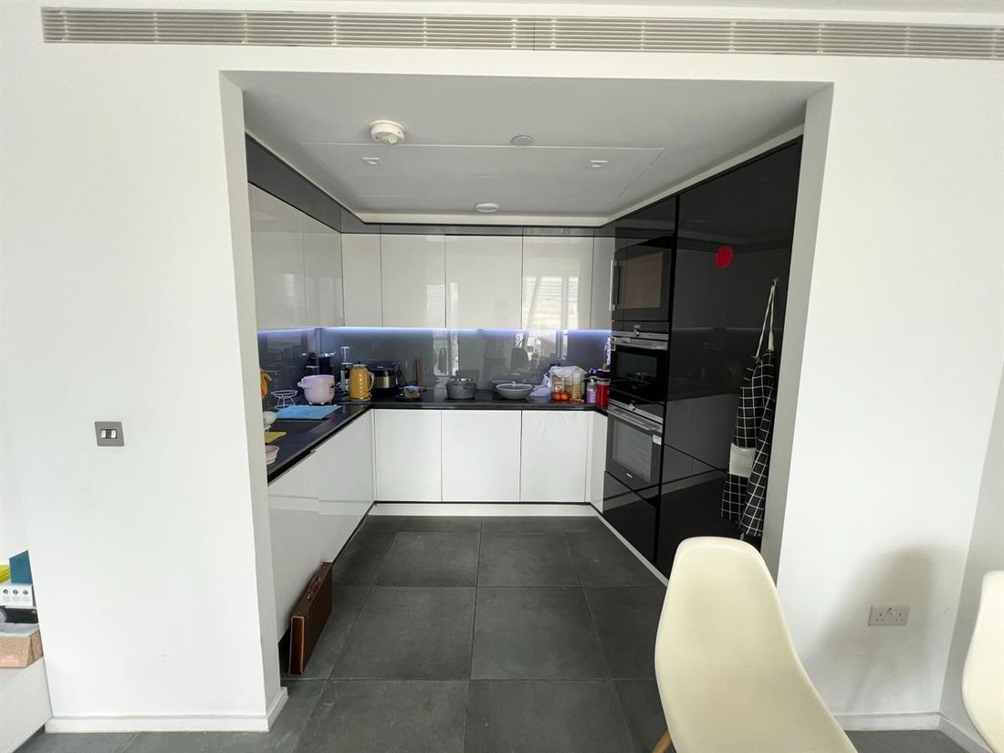 Apartment in Poplar, Tower Hamlets, England 3 - 18326815