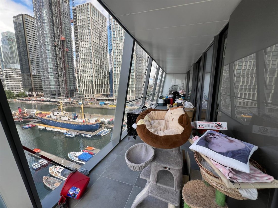 Apartment in Poplar, Tower Hamlets, England 5 - 18326815