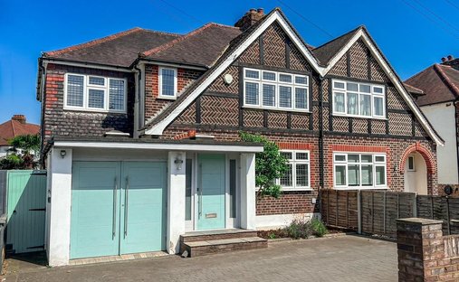 House in Kent Town, Elmbridge, England 1