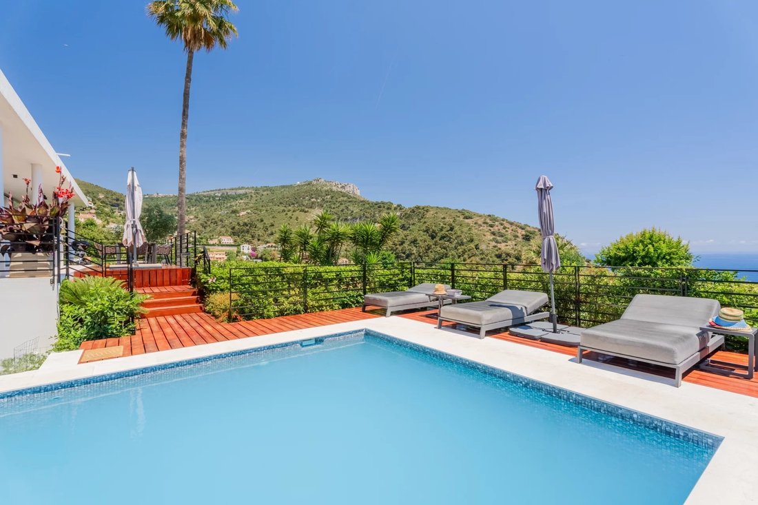Villa in Èze, Provence-Alpes-Côte d'Azur, France 4 - 18328390