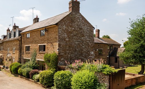 House in Middleton Cheney, England 1