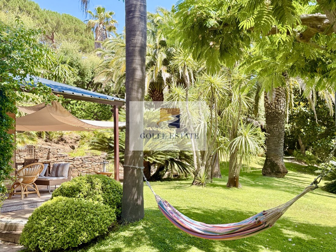 Villa in Nord, Cavalaire-sur-Mer, France 5 - 18327806