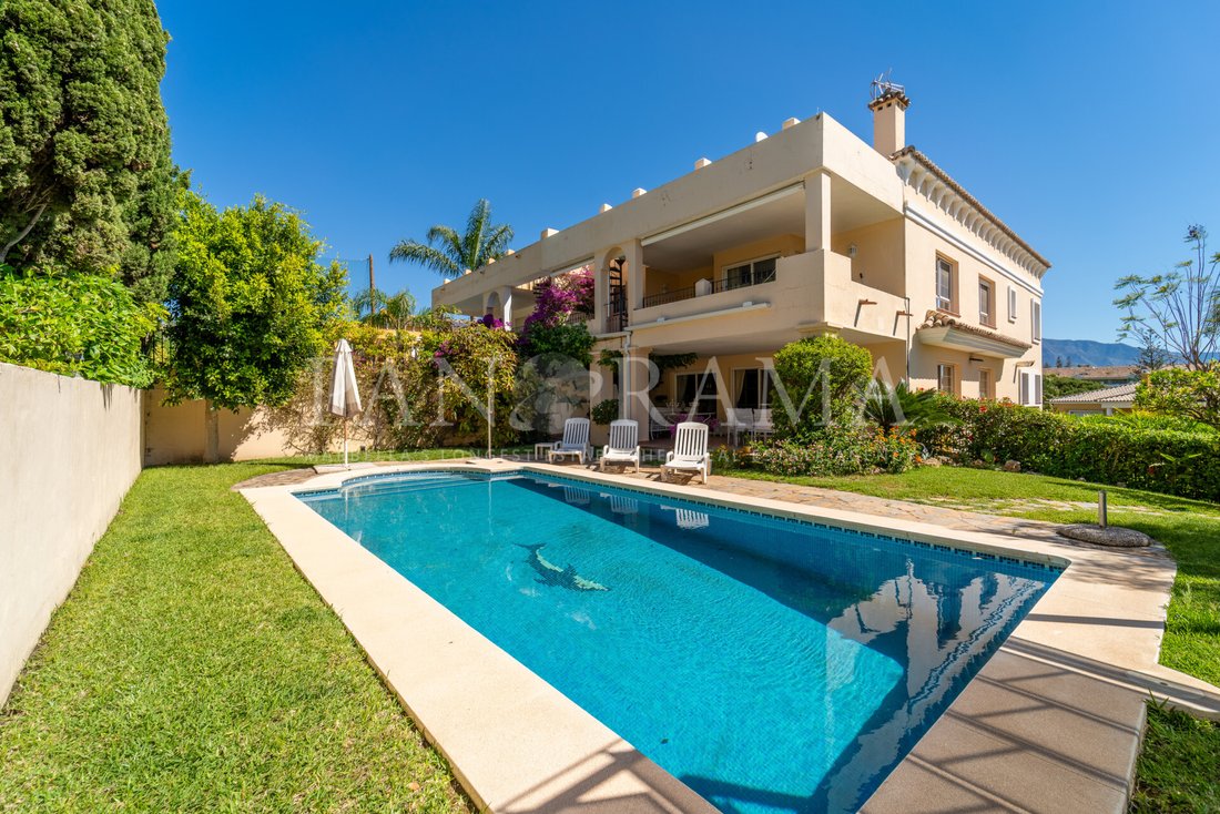 House in Guadalmina Alta, San Pedro de Alcantara, Spain 1 - 18327932