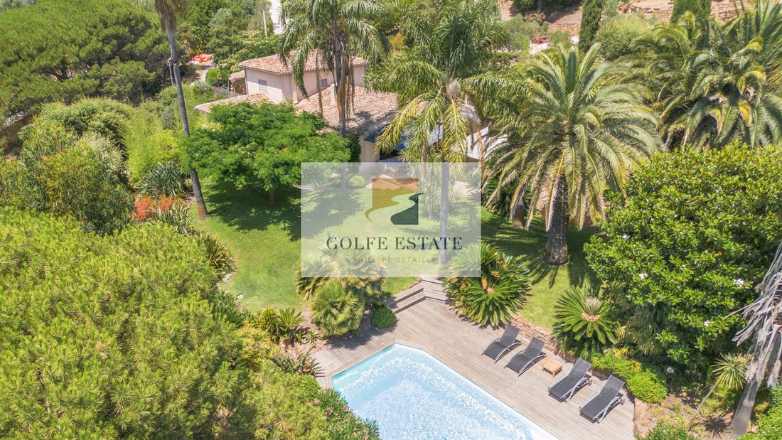 Villa in Nord, Cavalaire-sur-Mer, France 1 - 18327806