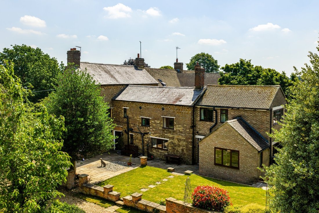 House in Middleton Cheney, England 3 - 18326781