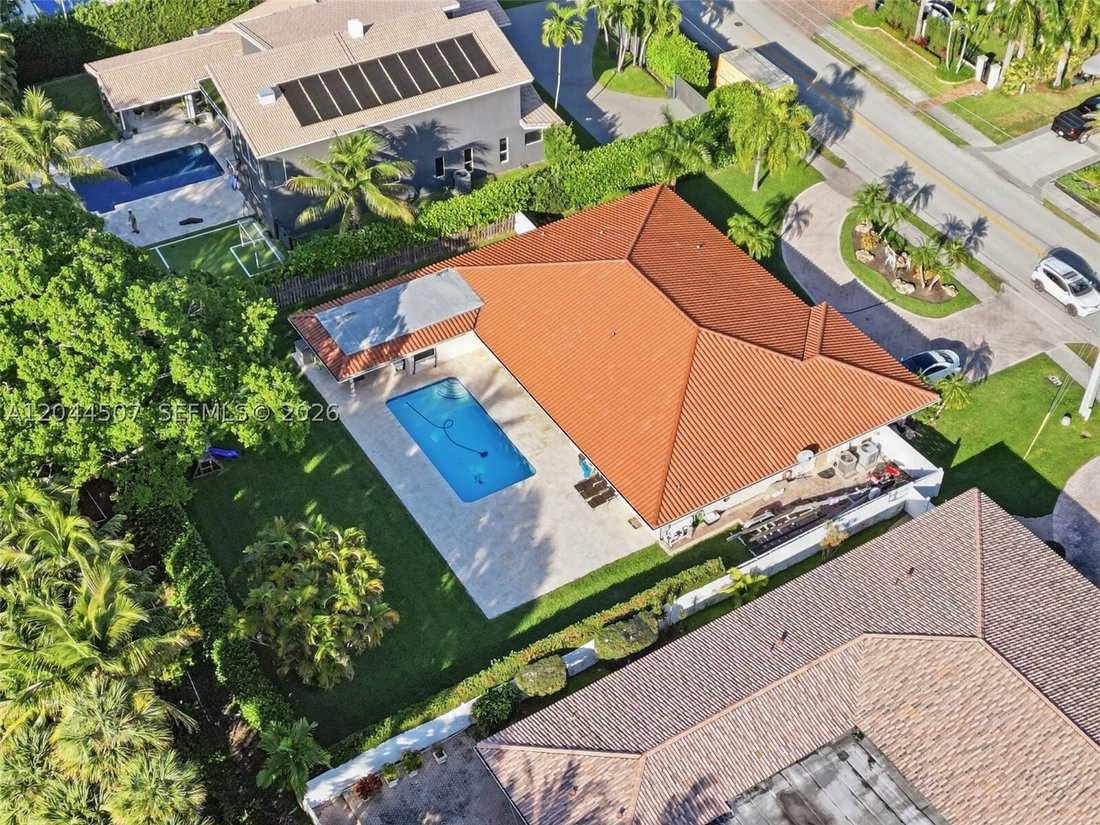 House in Hallandale Beach, Florida, United States 2 - 18326905